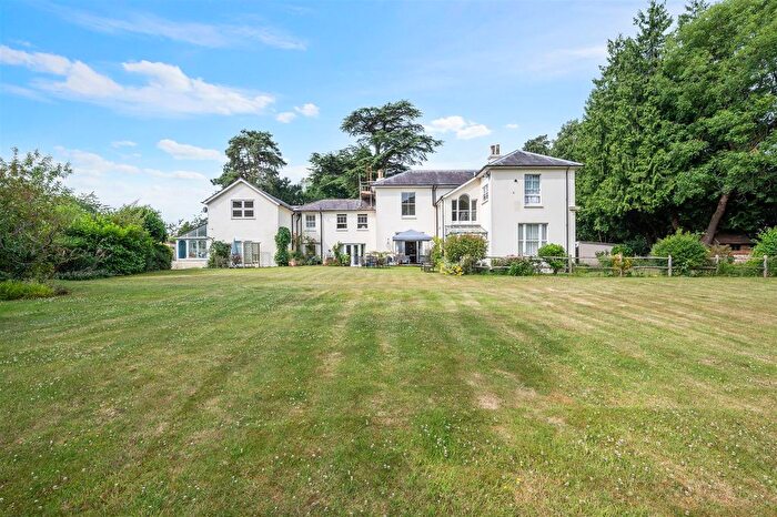 2 Bedroom Maisonette For Sale In Pixham Lane, Dorking, Surrey, RH4