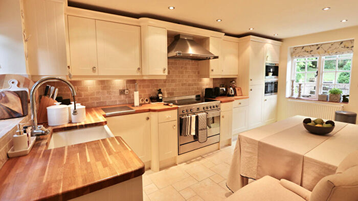 2 Bedroom Cottage To Rent In Chapel Hill, Princes Risborough, HP27