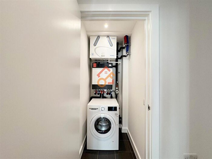 1 Bedroom Flat To Rent In Merino Gardens, London, E1W