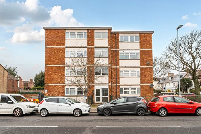 2 Bedroom Flat For Sale In Lawrence Road, Southsea, PO5