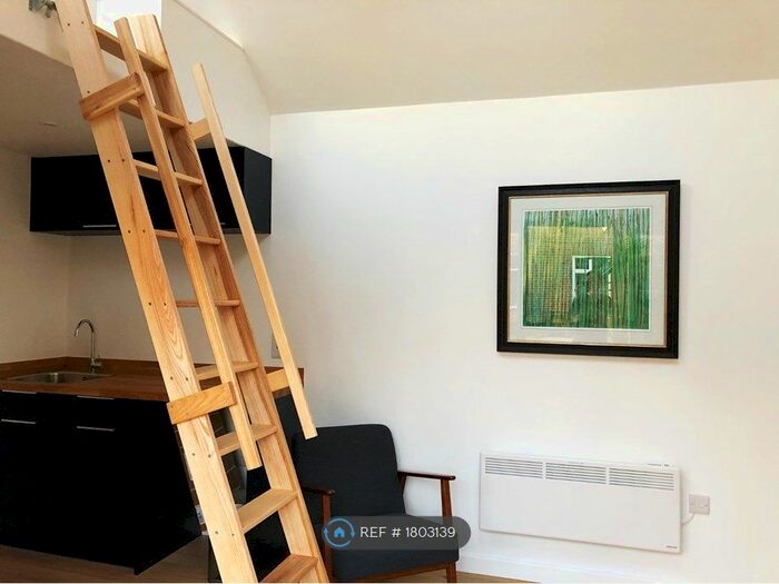 Studio To Rent In Melrose Road, Southampton, SO15