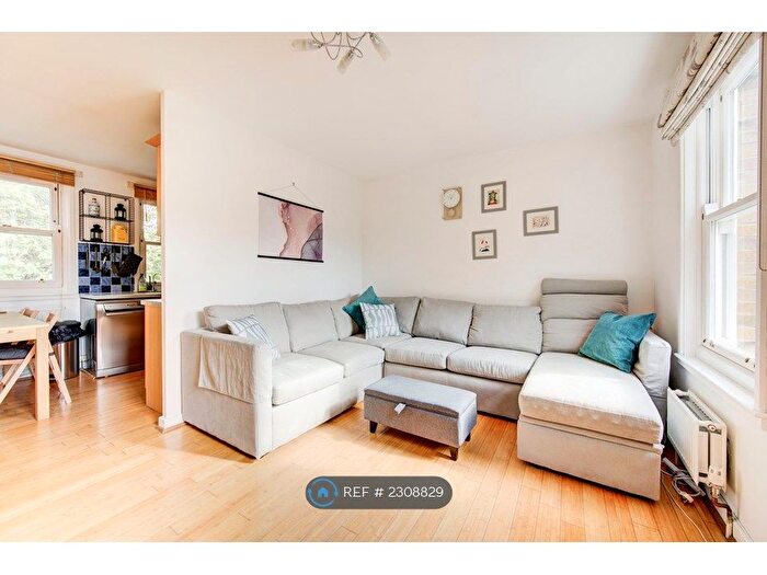 1 Bedroom Flat To Rent In Clerkenwell Close, London, EC1R