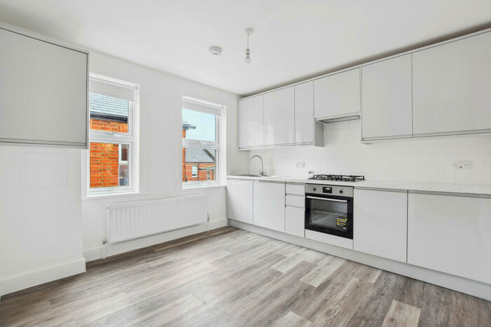 Studio To Rent In Church Road, () Hendon, NW4