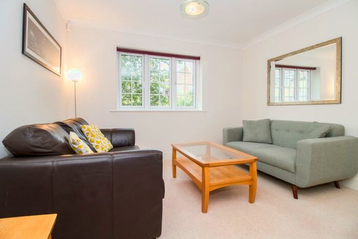 2 Bedroom Apartment To Rent In Lark Hill, Oxford, OX2