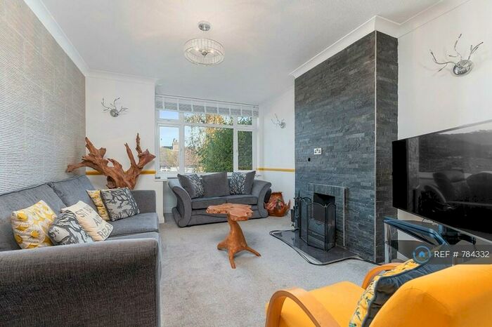 3 Bedroom Semi-Detached House To Rent In Beverley Road, Whyteleafe, CR3