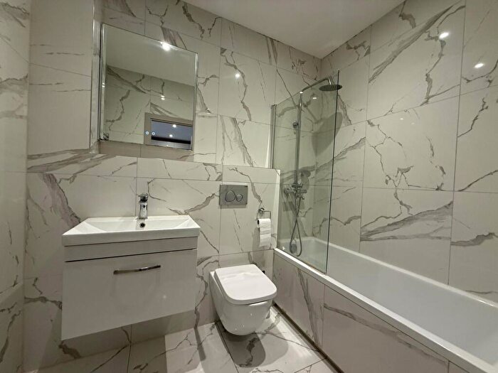 1 Bedroom Apartment To Rent In Quilters Way, Stoke Mandeville, Aylesbury, HP22