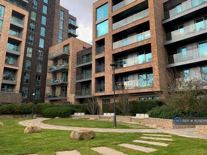 3 Bedroom Flat To Rent In Goldcrest Building, London, N4