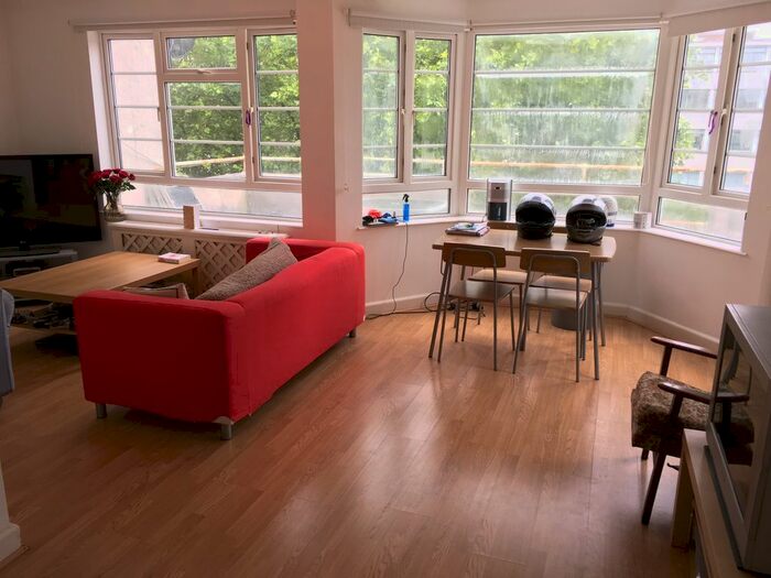 3 Bedroom Flat To Rent In Very Near Uxbridge Road Area, Ealing Broadway West, W5