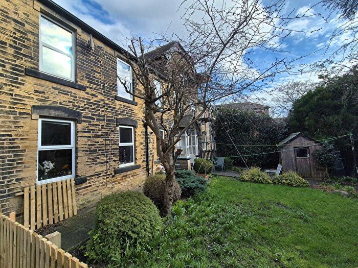 4 Bedroom Terraced House For Sale In Cliff Lane, Leeds, LS6