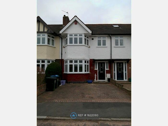 3 Bedroom Terraced House To Rent In Amberley Way, Morden, SM4
