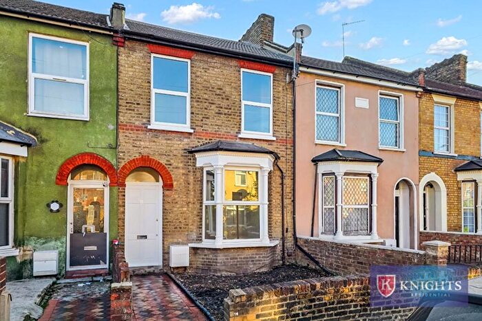 3 Bedroom Terraced House For Sale In St Pauls Road, Tottenham, London, N17
