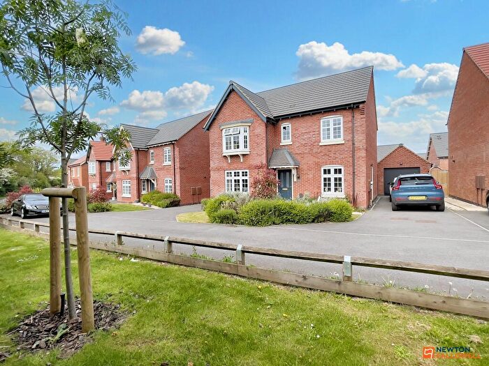 4 Bedroom Detached House For Sale In Bennett Close, Hugglescote, LE67