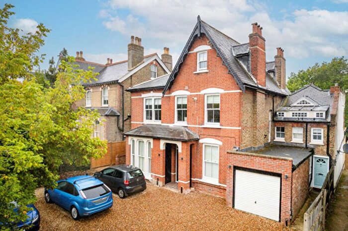 2 Bedroom Ground Maisonette For Sale In Stanley Road, Sutton, SM2