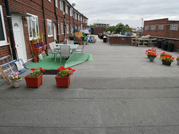 2 Bedroom Flat To Rent In Station Approach, Ruislip, Middlesex, HA4