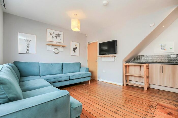 5 Bedroom Terraced House To Rent In Warwick Street, Heaton, Newcastle Upon Tyne, NE6