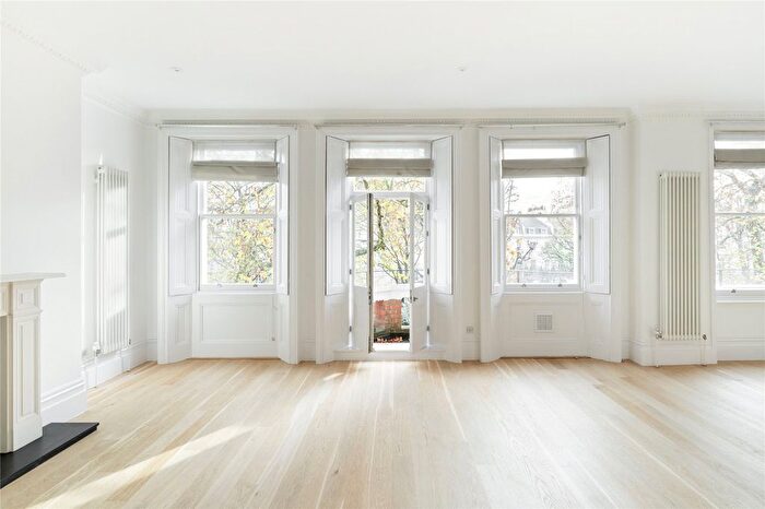 2 Bedroom Flat To Rent In Egerton Gardens, London, SW3