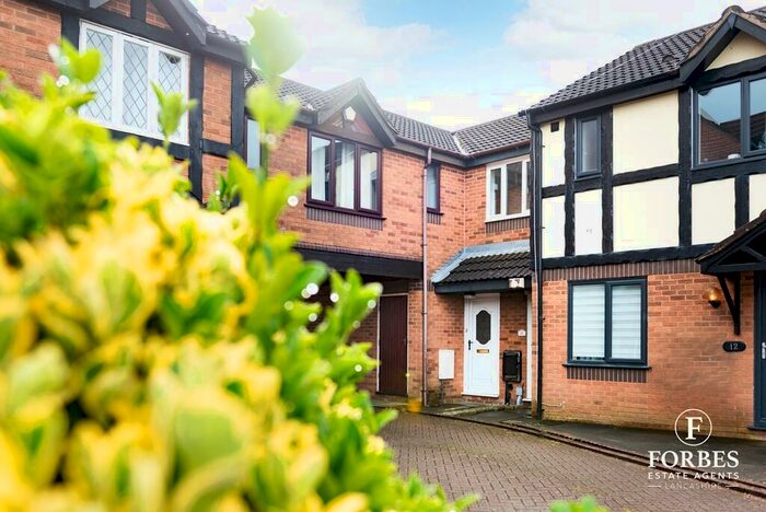 2 Bedroom Flat To Rent In Burghley Court, Leyland, PR25