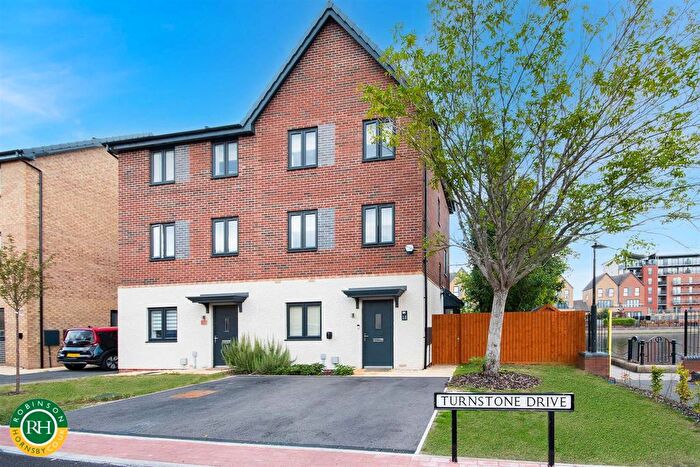 4 Bedroom Semi Detached House For Sale In Turnstone Drive, Doncaster, DN4