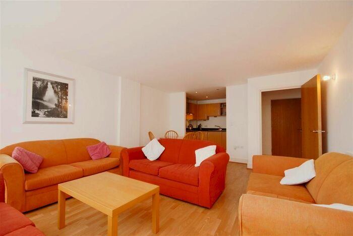2 Bedroom Flat To Rent In Cubitt Street, Farringdon, London, WC1X