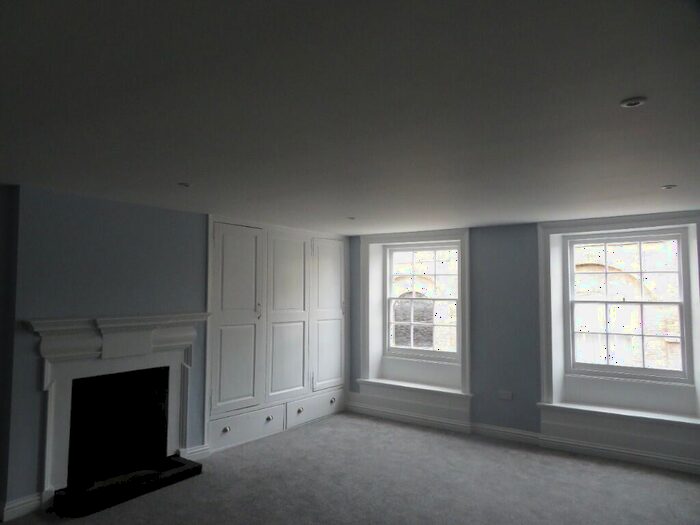 2 Bedroom Apartment To Rent In Queen Street, Salisbury, Wiltshire, SP1