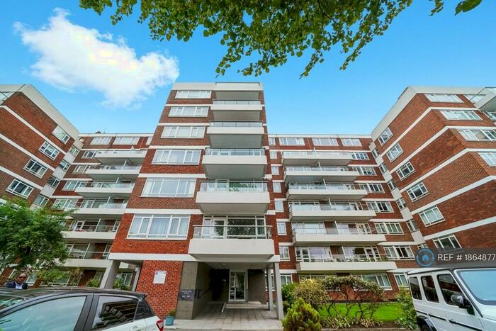 2 Bedroom Flat To Rent In Mayflower Lodge, London, N3