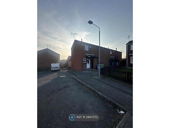 3 Bedroom Semi-Detached House To Rent In Swaledale, Worksop, S81
