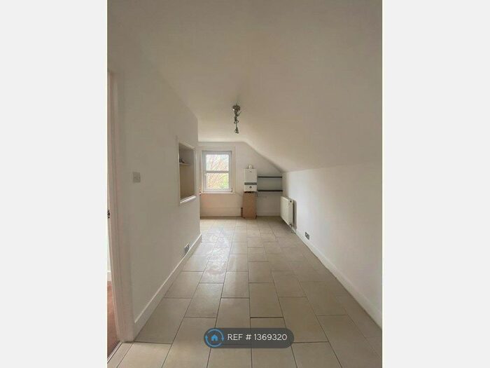 2 Bedroom Flat To Rent In Epsom Road, Croydon, CR0