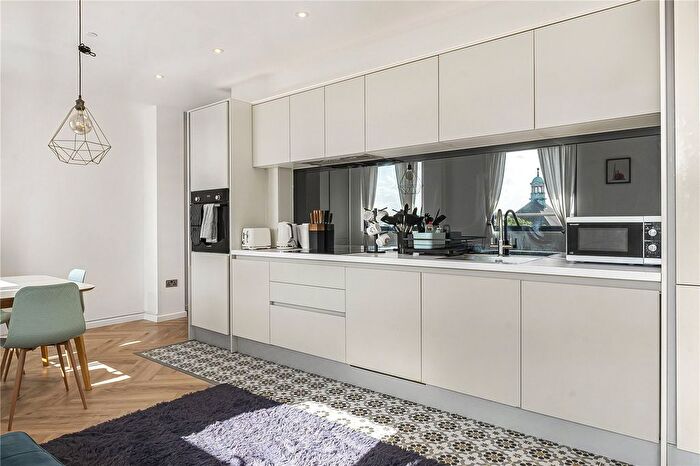 2 Bedroom Flat To Rent In Planetree Path, Waltham Forest, Hackney, London, E17