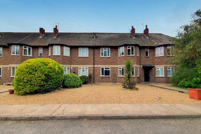 2 Bedroom Flat To Rent In Algar Close, Isleworth, TW7