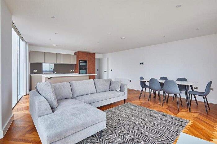 2 Bedroom Apartment To Rent In South Tower, Owen Street, M15