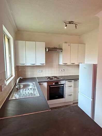 1 Bedroom Flat To Rent In Brendon Close, Hayes, UB3