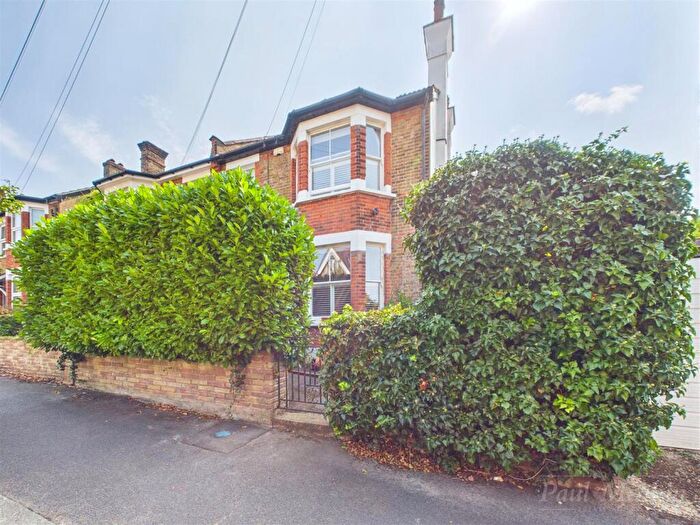 5 Bedroom Semi-Detached House For Sale In Lismore Road, South Croydon, CR2