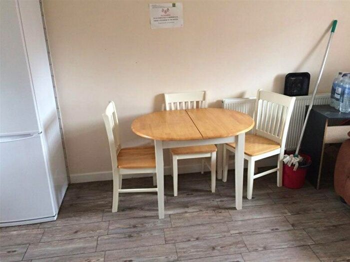 1 Bedroom House To Rent In Ashurst Way, Rosehill, Oxford, OX4