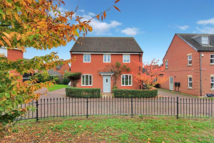 4 Bedroom Detached House For Sale In Campbell Close, Rushden, NN10