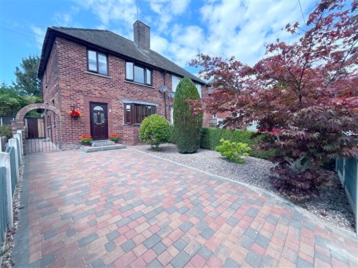 3 Bedroom Semi-Detached House For Sale In Normanton Grove, Sheffield, S13