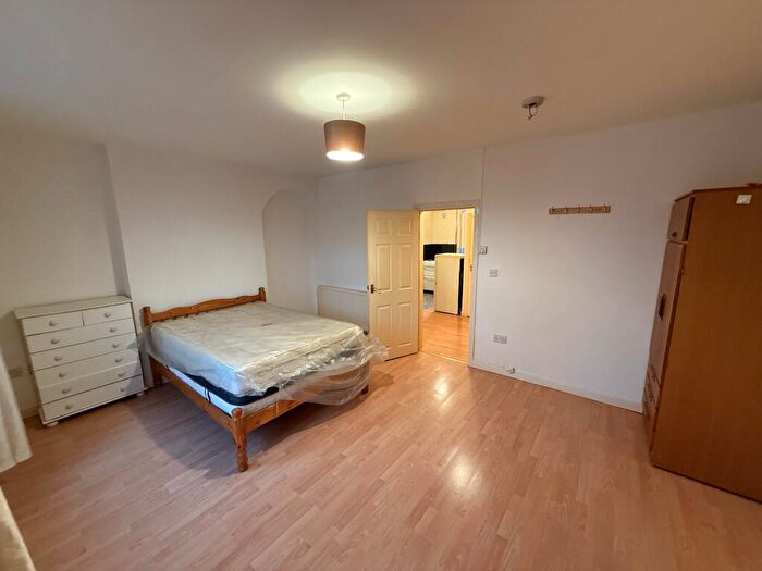 Flat To Rent In Christ Church Road, Studio, Doncaster, DN1