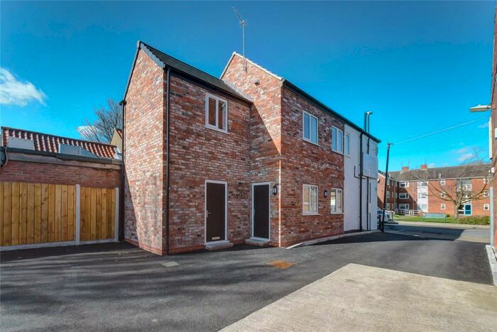 1 Bedroom Flat To Rent In Hallgate, Cottingham, East Yorkshire, HU16