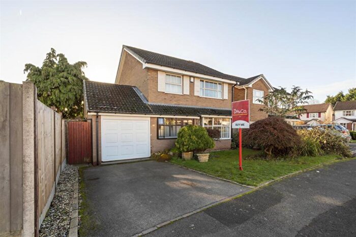 4 Bedroom Detached House For Sale In Farnborough Drive, Shirley, Solihull, B90