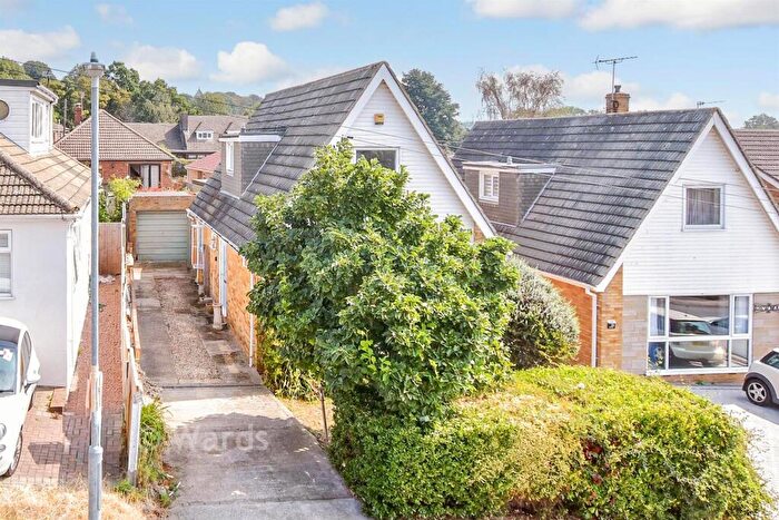 3 Bedroom Chalet For Sale In Whybornes Chase, Minster On Sea, Sheerness, Kent, ME12
