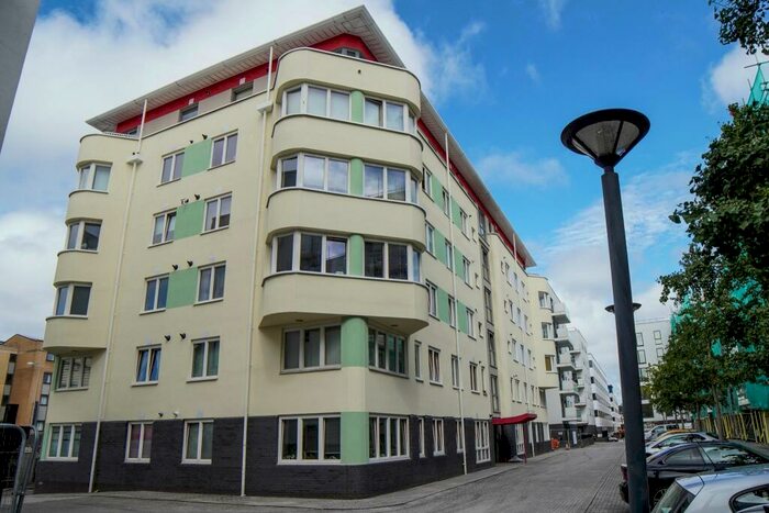 1 Bedroom Flat To Rent In Quay Point, Lime Kiln Road, Harbourside, BS1