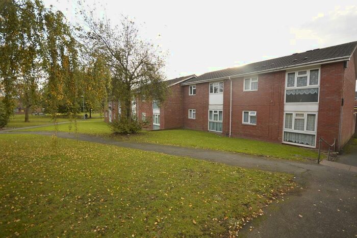 1 Bedroom Flat To Rent In Kingsclere Walk, Wolverhampton, West Midlands, WV4