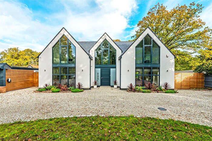 5 Bedroom Detached House For Sale In West Clandon, Surrey, GU4