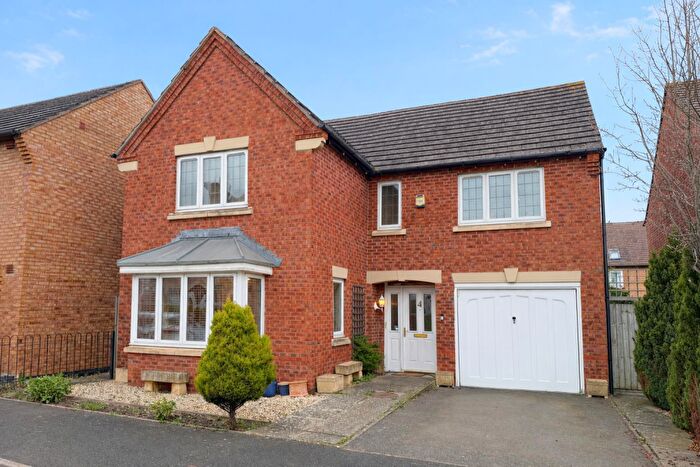4 Bedroom Detached House For Sale In Hill View, Stratford-upon-Avon, CV37