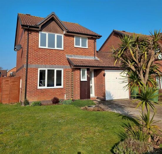3 Bedroom Semi-Detached House To Rent In Fleet Way, Shalfleet, Newport, PO30