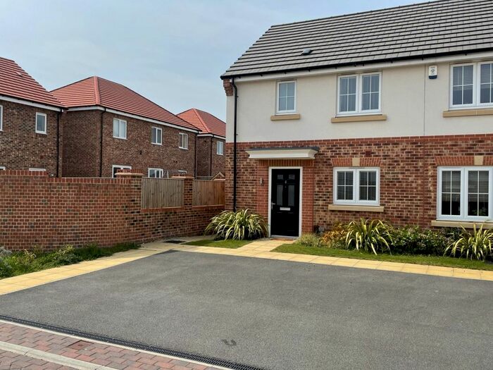 3 Bedroom Terraced House To Rent In Pinderhill Mews, Wakefield, West Yorkshire, WF1