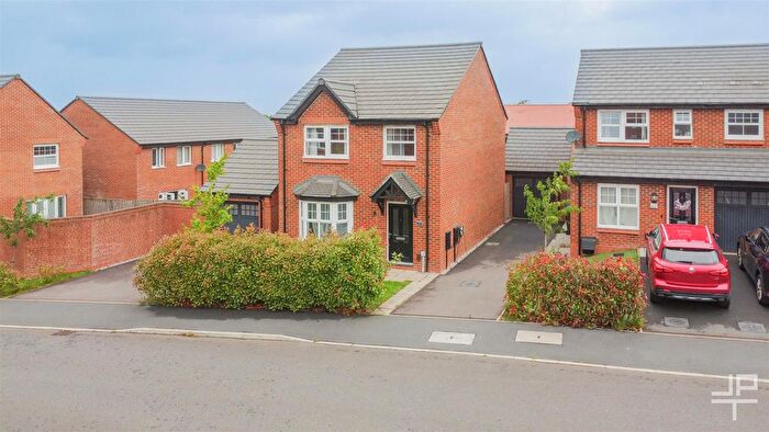 4 Bedroom Detached House To Rent In Kirkfell Drive, Middleton, Manchester, M24