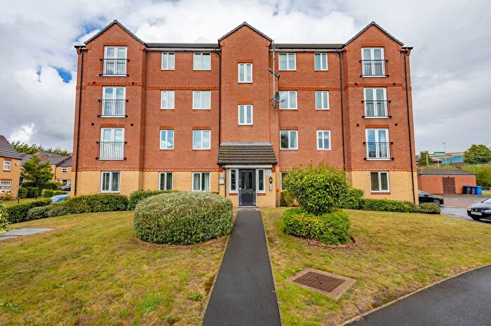 2 Bedroom Flat For Sale In Cascade Way, Dudley, DY2