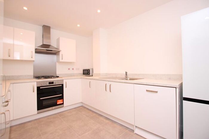 6 Bedroom House To Rent In Golledge Crescent, Bristol, BS34