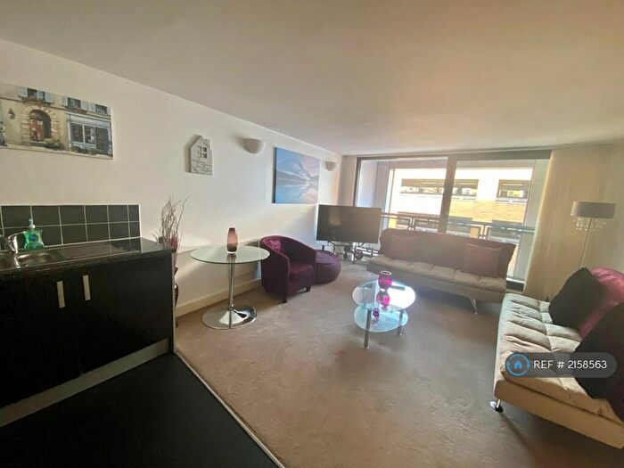 2 Bedroom Flat To Rent In Epworth Street, Liverpool, L6