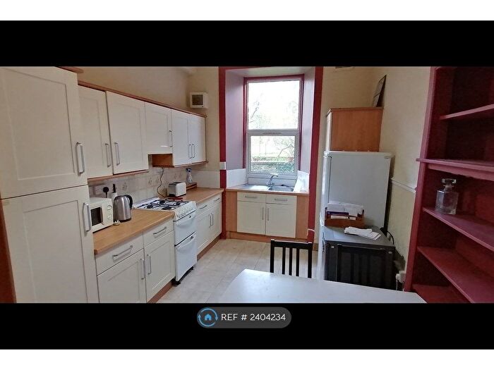 3 Bedroom Flat To Rent In East Preston Street, Edinburgh, EH8